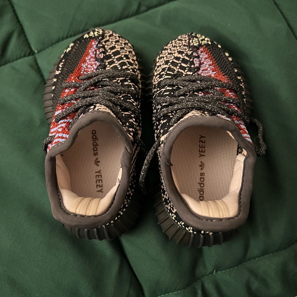 Authentic Infant Yeezy 350 Yecheil nonreflective - Picture 2 of 6